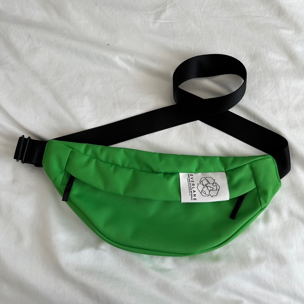 Everlane Vibrant Green Renew Transit Fanny Pack - rare color